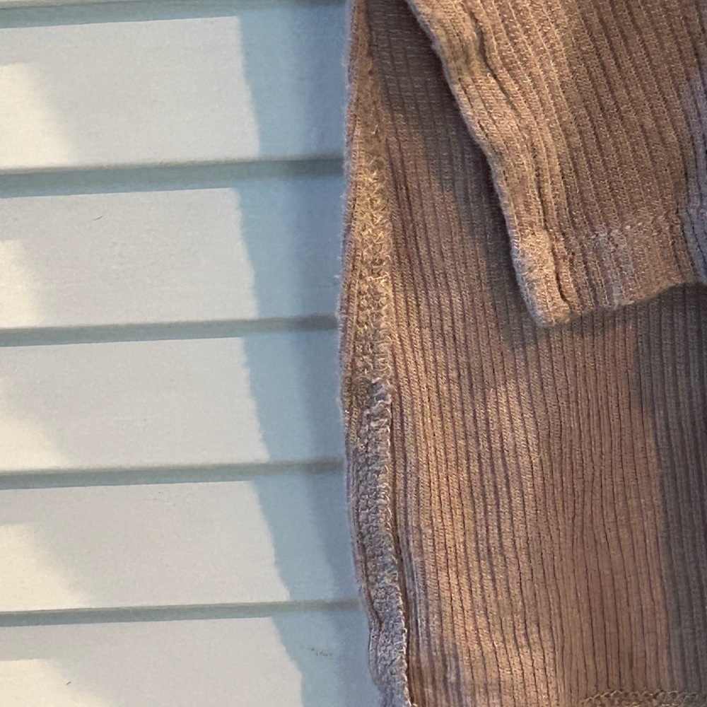 Charlotte Russe Ribbed High-Low Tank Top - Picture 6 of 6